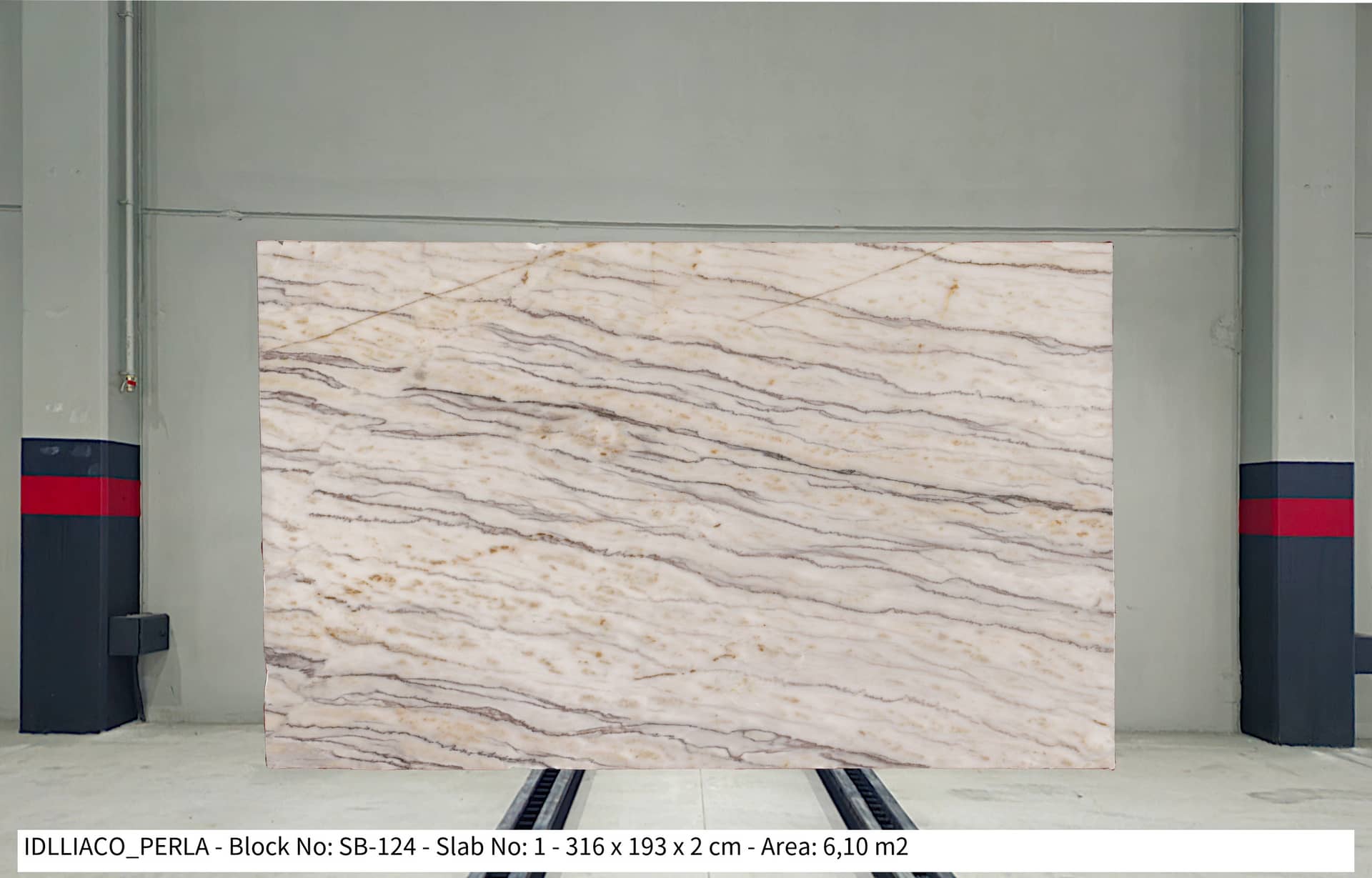 IDLLIACO PERLA Polished marble slab in Semi White