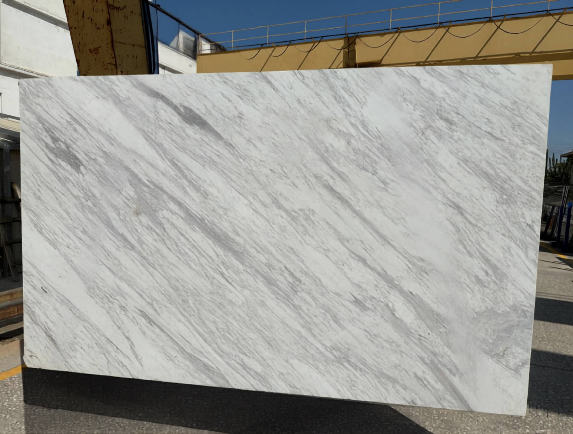 Volakas Venato polished marble slab in Beige